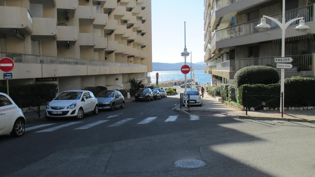 Promenade Des Bains Apartment Saint-Raphaël Zimmer foto